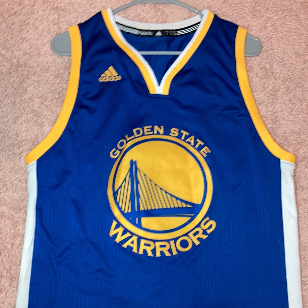A Golden State jersey